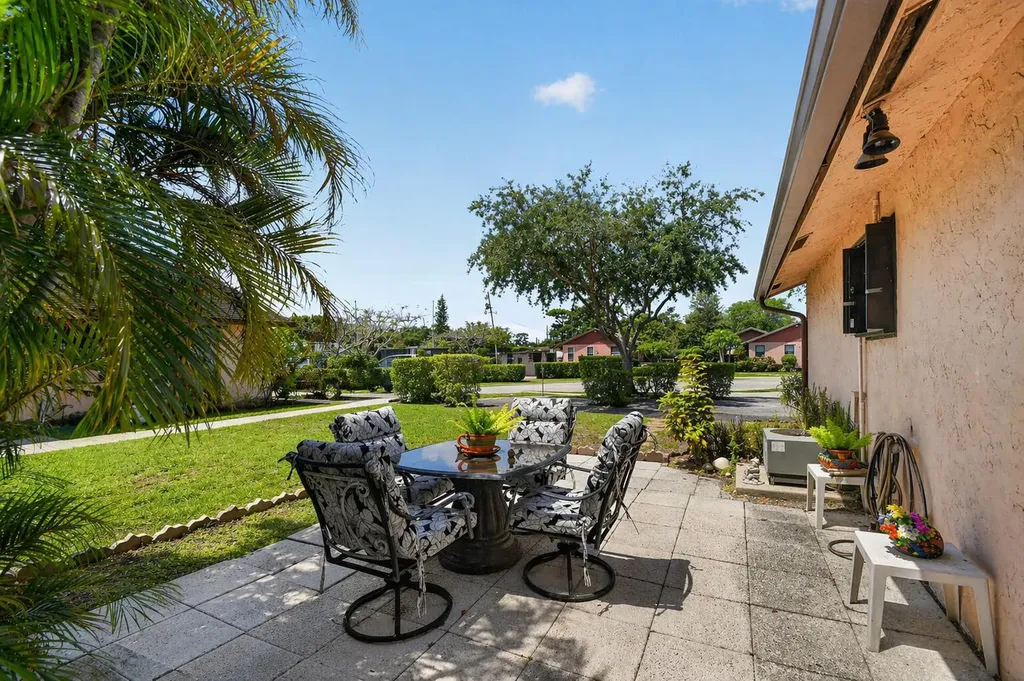 2730 Ida Way West Palm Beach FL 33415