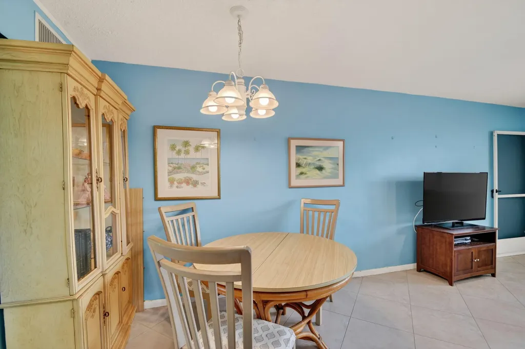 370 Horizon Street E Boynton Beach FL 33435