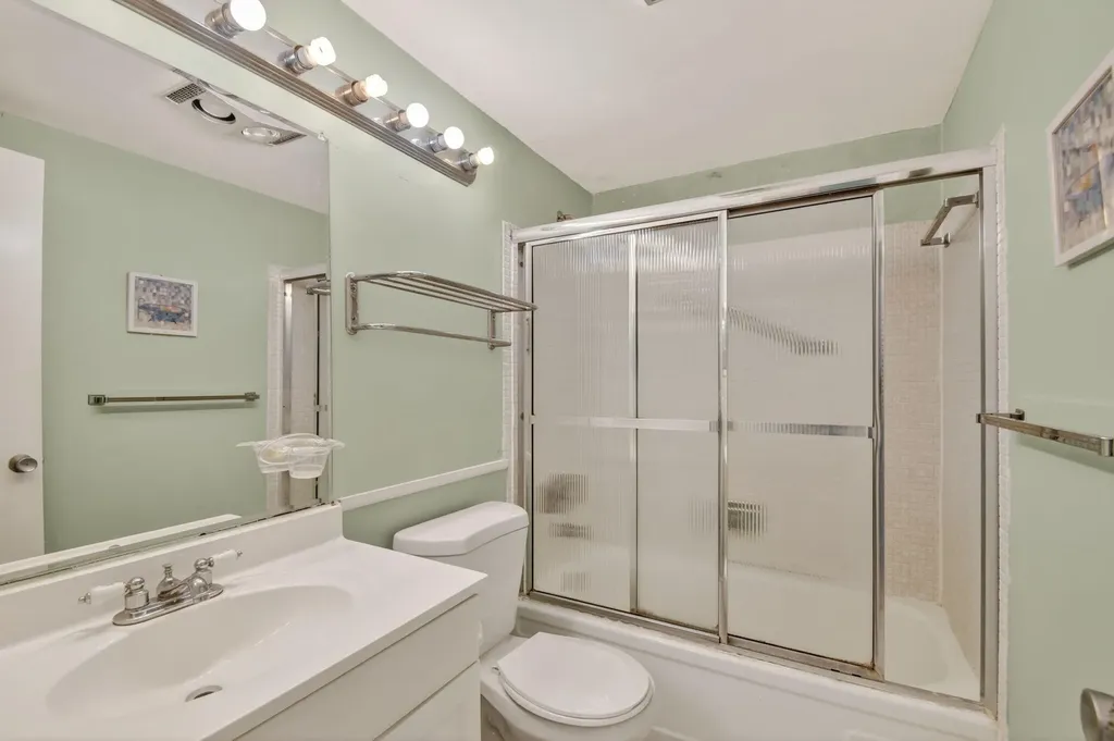 370 Horizon Street E Boynton Beach FL 33435