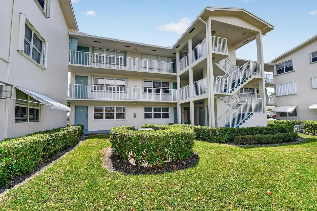 370 Horizon Street E Boynton Beach FL 33435