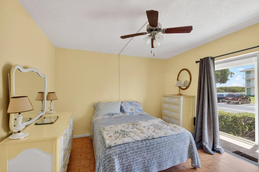 370 Horizon Street E Boynton Beach FL 33435