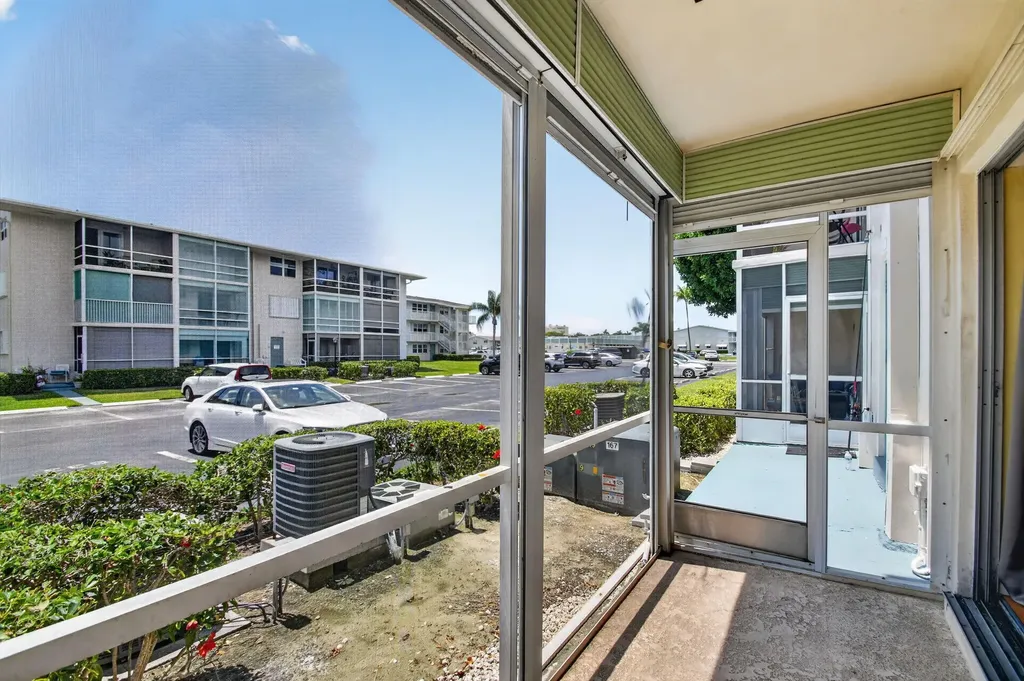 370 Horizon Street E Boynton Beach FL 33435