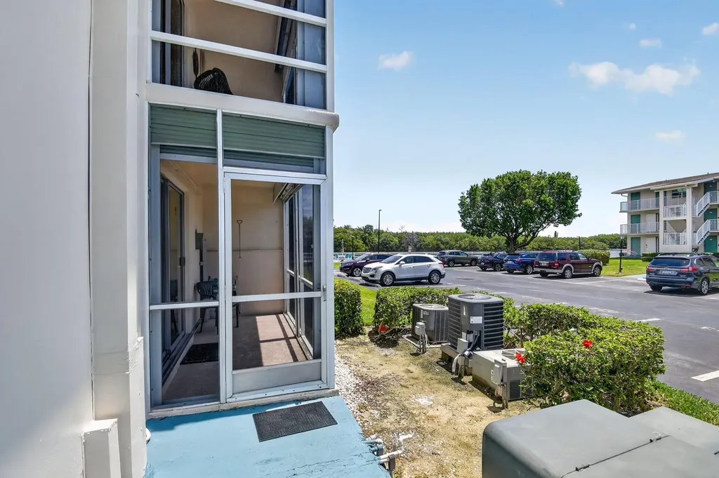 370 Horizon Street E Boynton Beach FL 33435