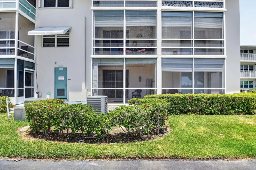 370 Horizon Street E Boynton Beach FL 33435