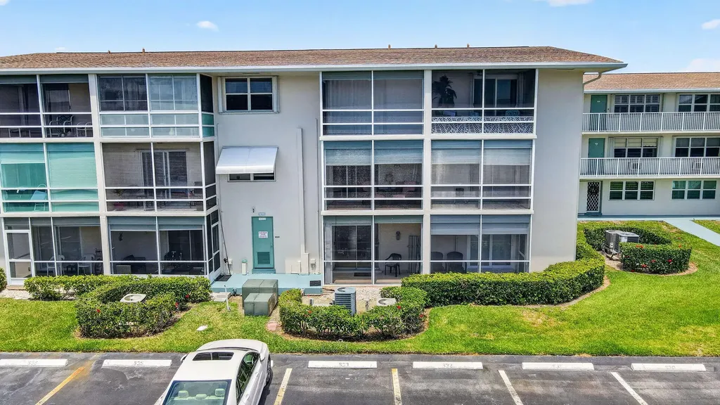 370 Horizon Street E Boynton Beach FL 33435
