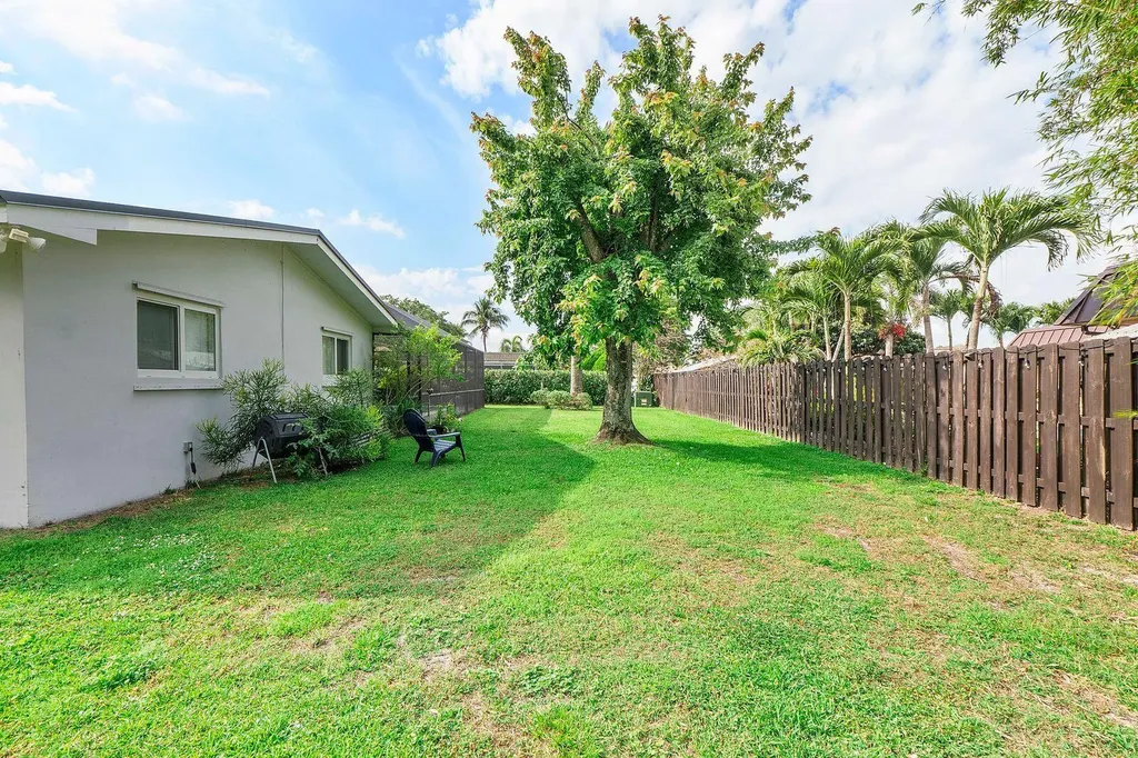 7307 SW 9th Court Plantation FL 33317