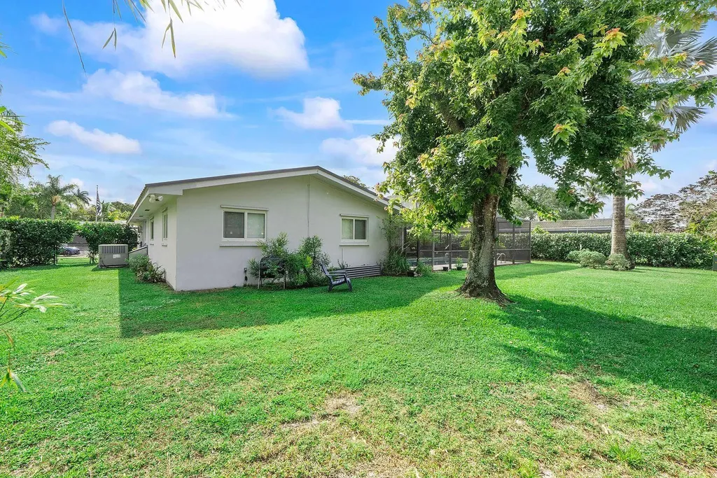 7307 SW 9th Court Plantation FL 33317