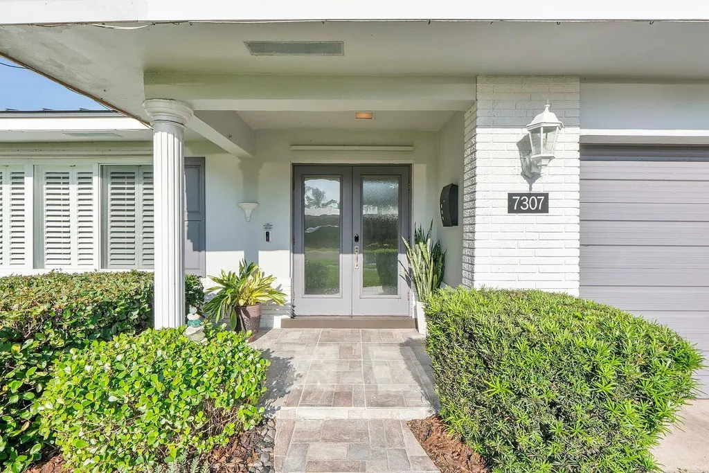 7307 SW 9th Court Plantation FL 33317