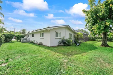 7307 SW 9th Court Plantation FL 33317