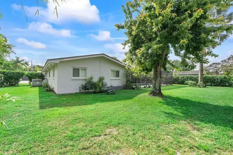 7307 SW 9th Court Plantation FL 33317