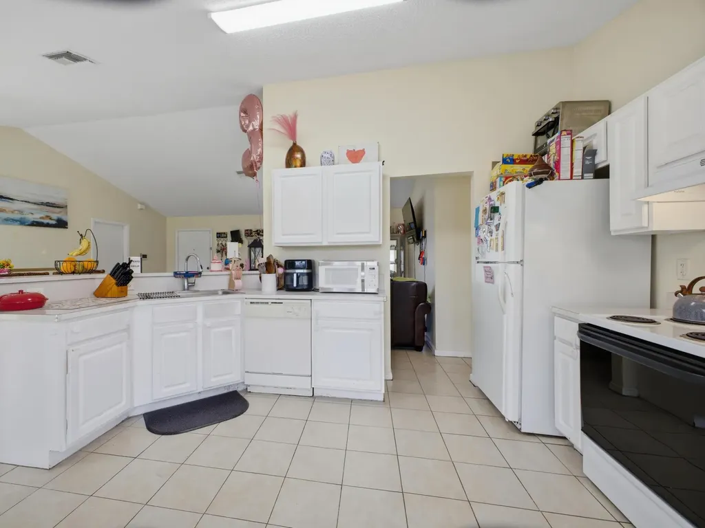 17770 93rd Road N The Acreage FL 33470