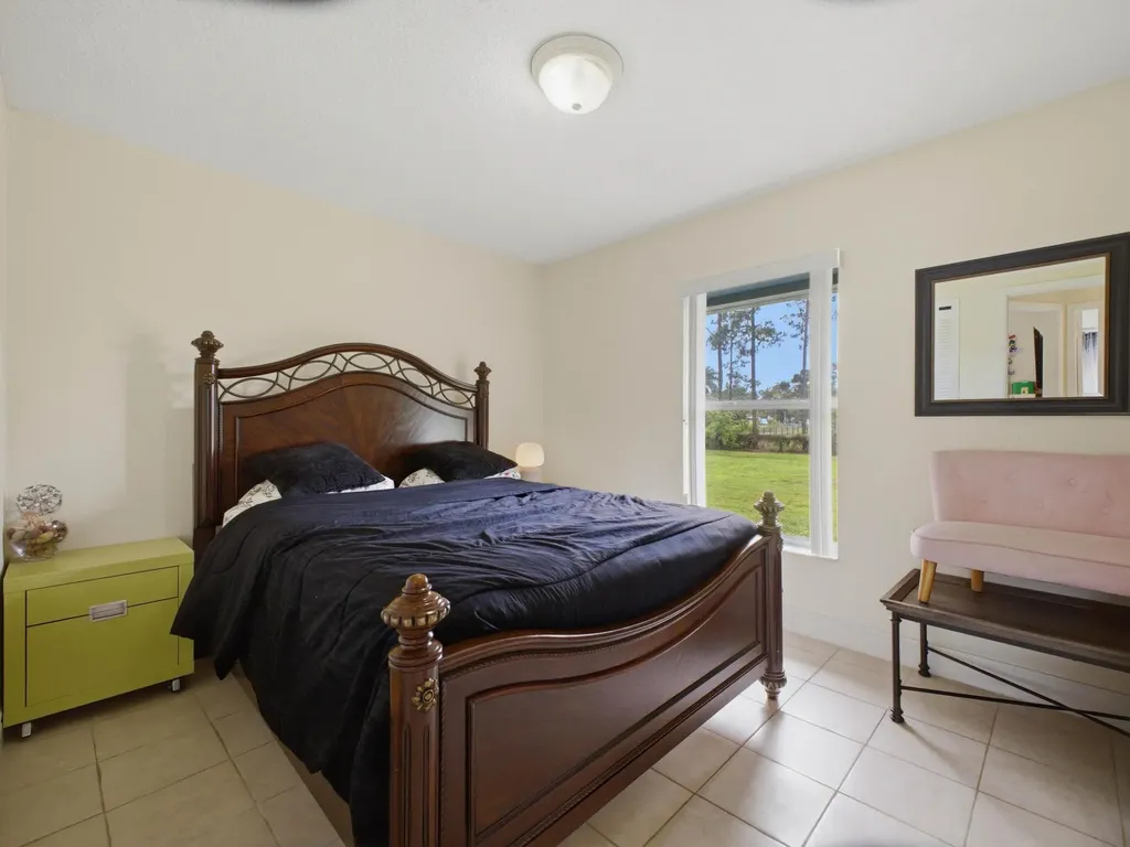 17770 93rd Road N The Acreage FL 33470