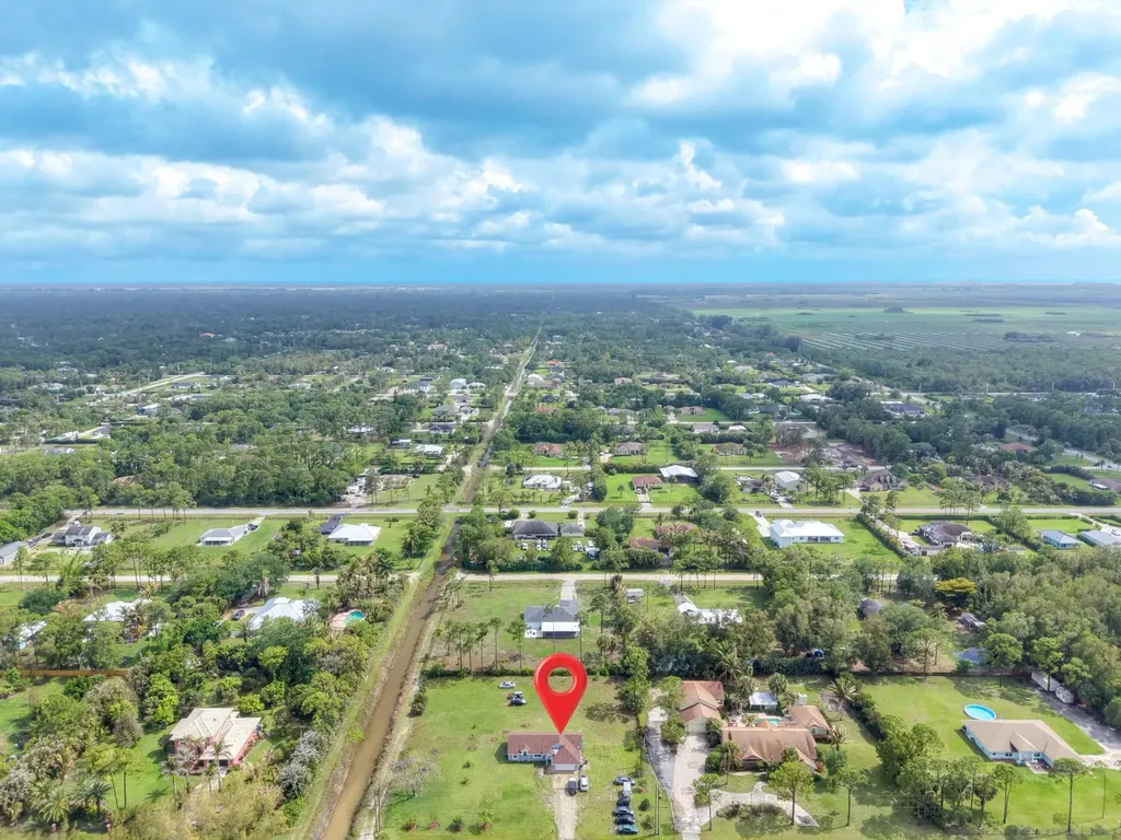 17770 93rd Road N The Acreage FL 33470