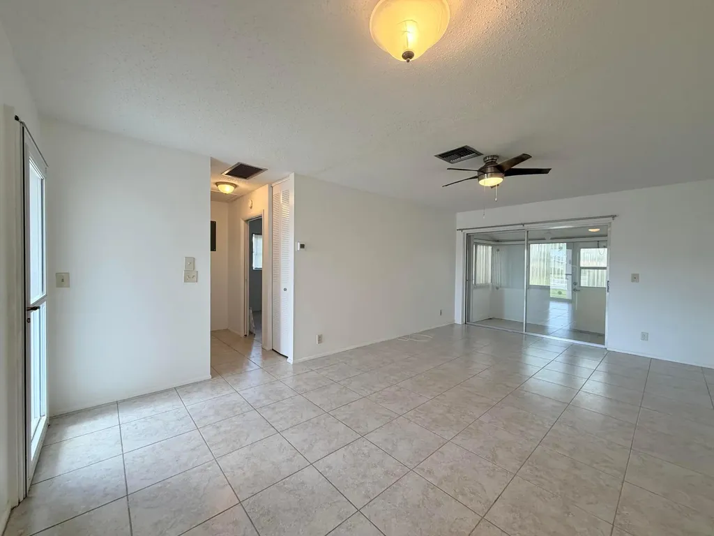 2607 Dudley Drive W West Palm Beach FL 33415