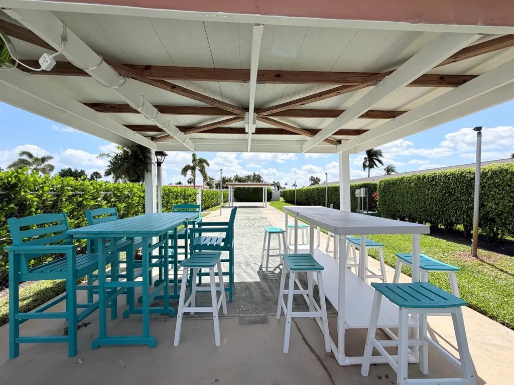 2607 Dudley Drive W West Palm Beach FL 33415