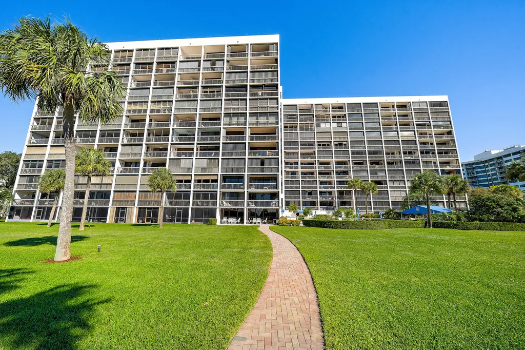356 Golfview Road North Palm Beach FL 33408