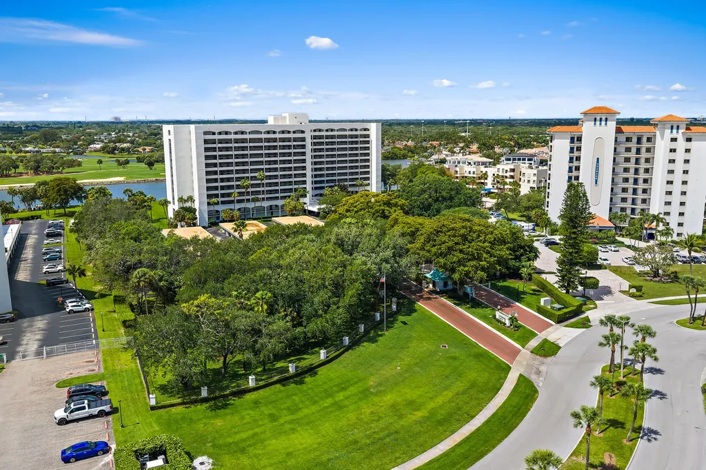 356 Golfview Road North Palm Beach FL 33408