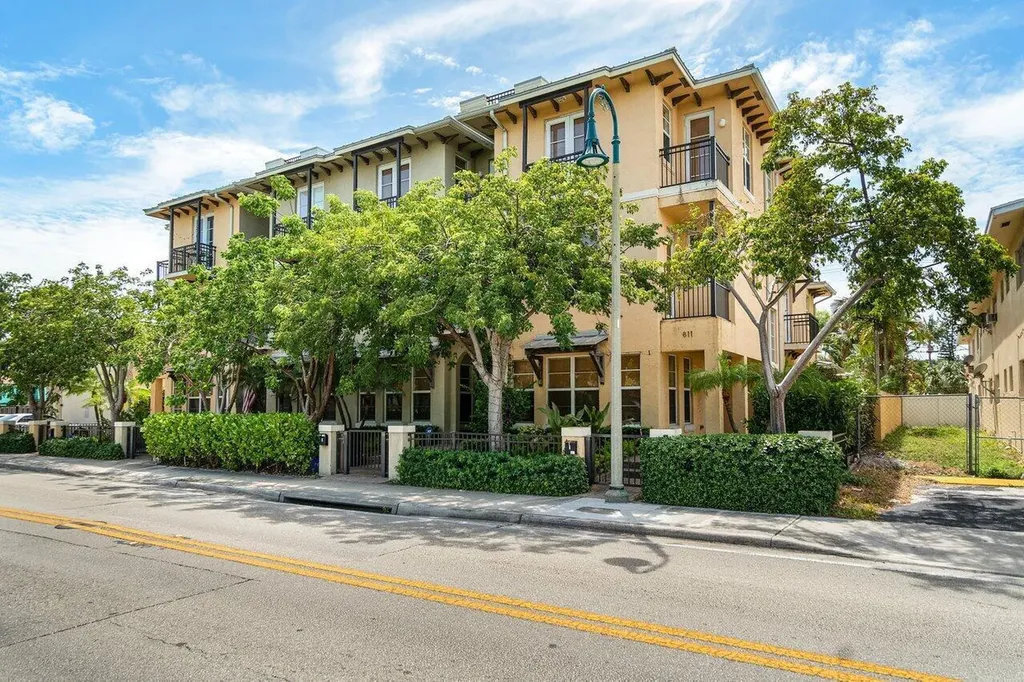 811 S Federal Highway Lake Worth Beach FL 33460