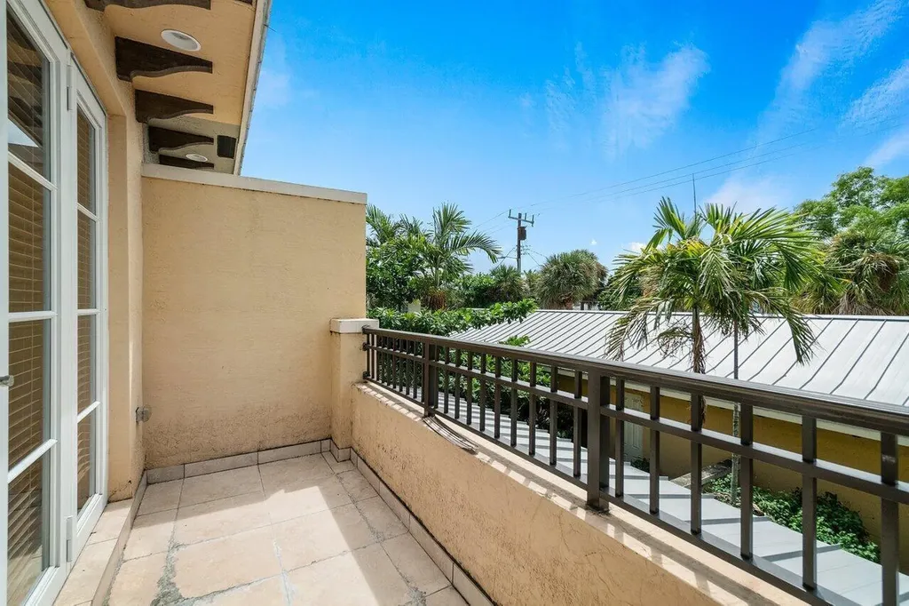 811 S Federal Highway Lake Worth Beach FL 33460