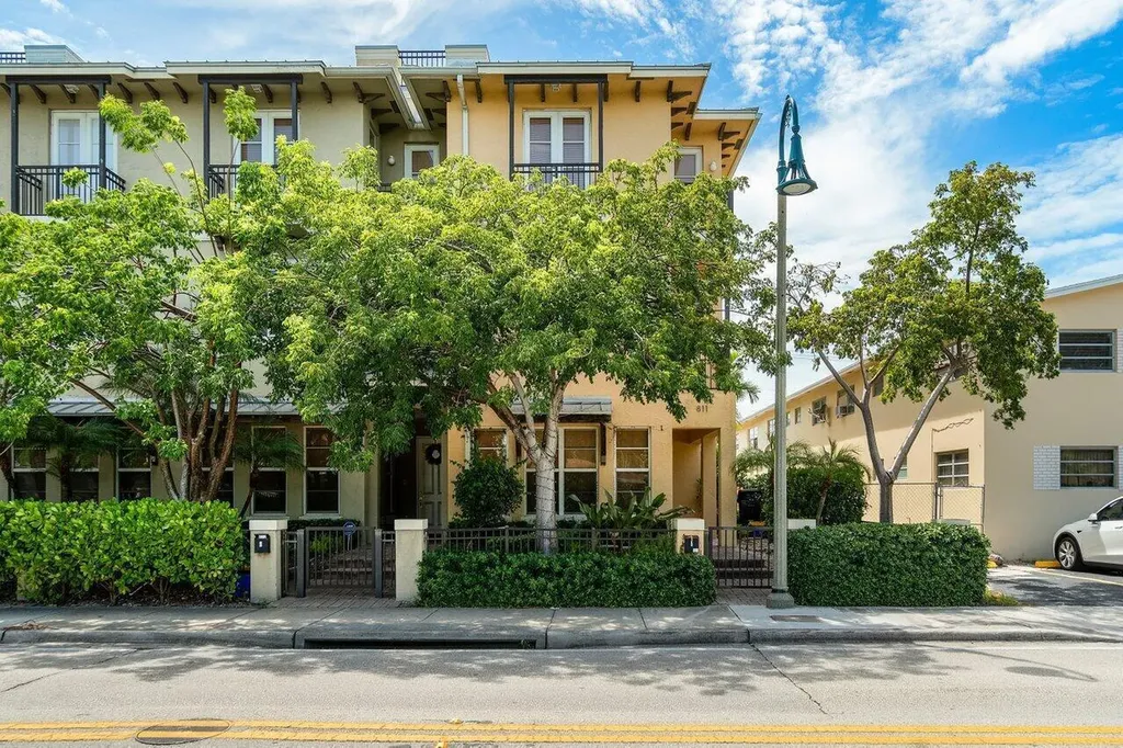 811 S Federal Highway Lake Worth Beach FL 33460