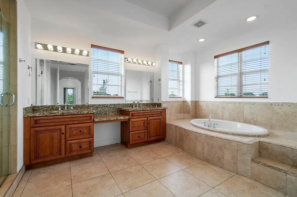 811 S Federal Highway Lake Worth Beach FL 33460