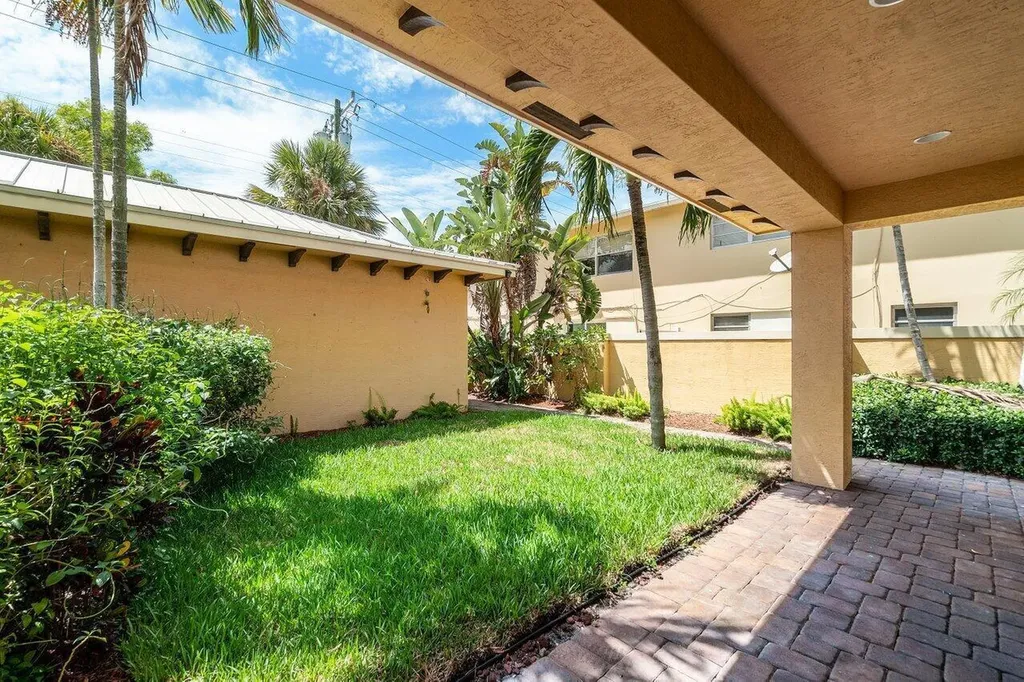 811 S Federal Highway Lake Worth Beach FL 33460