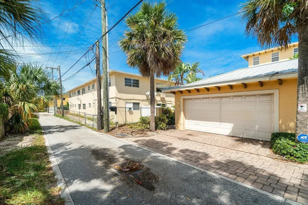 811 S Federal Highway Lake Worth Beach FL 33460