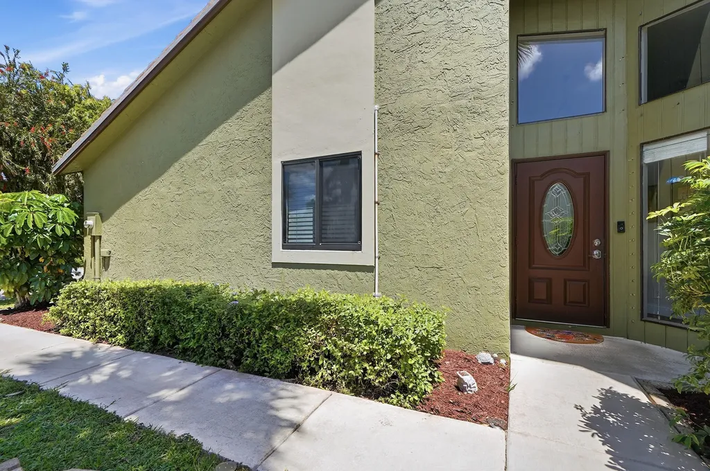 6208 Country Fair Circle Boynton Beach FL 33437