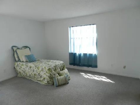 1110 E Lakeview Drive Drive E Royal Palm Beach FL 33411