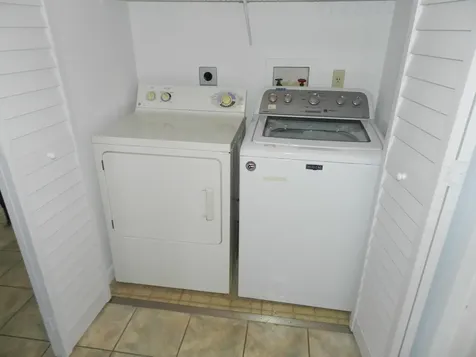 1110 E Lakeview Drive Drive E Royal Palm Beach FL 33411