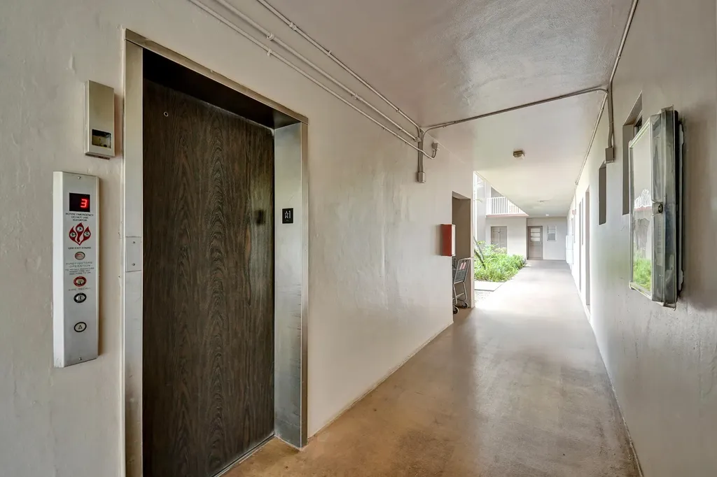 2430 SW 81st Avenue Davie FL 33324