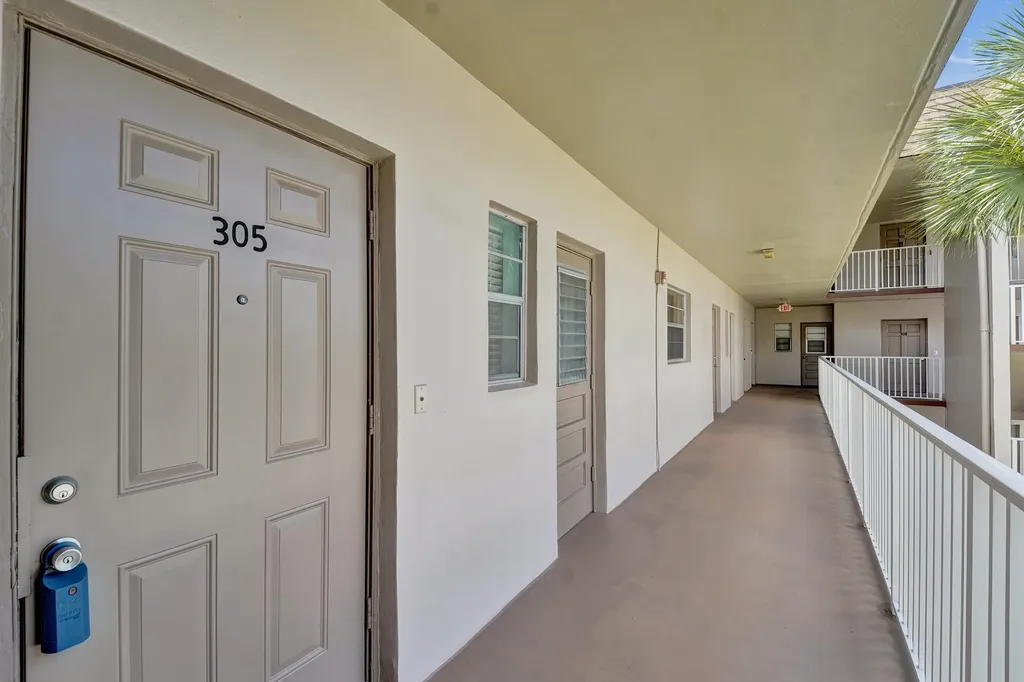 2430 SW 81st Avenue Davie FL 33324