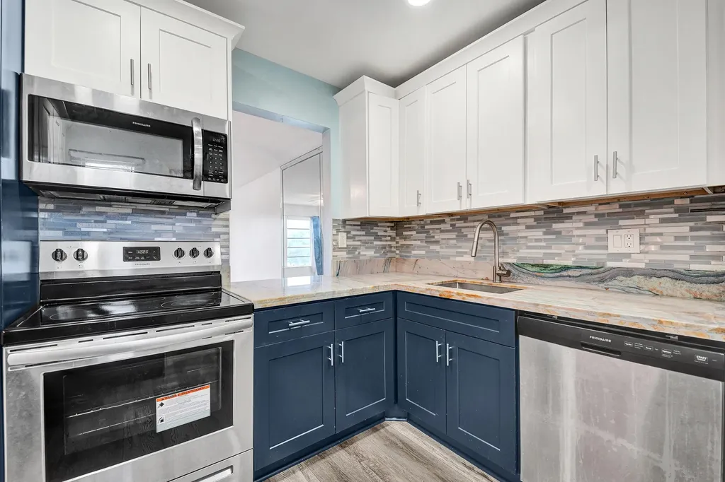 2430 SW 81st Avenue Davie FL 33324