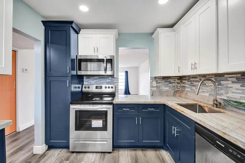 2430 SW 81st Avenue Davie FL 33324