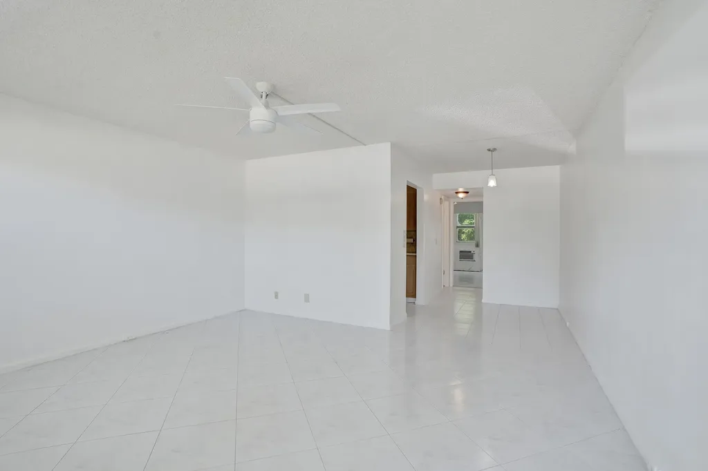 392 Durham Circle Deerfield Beach FL 33442