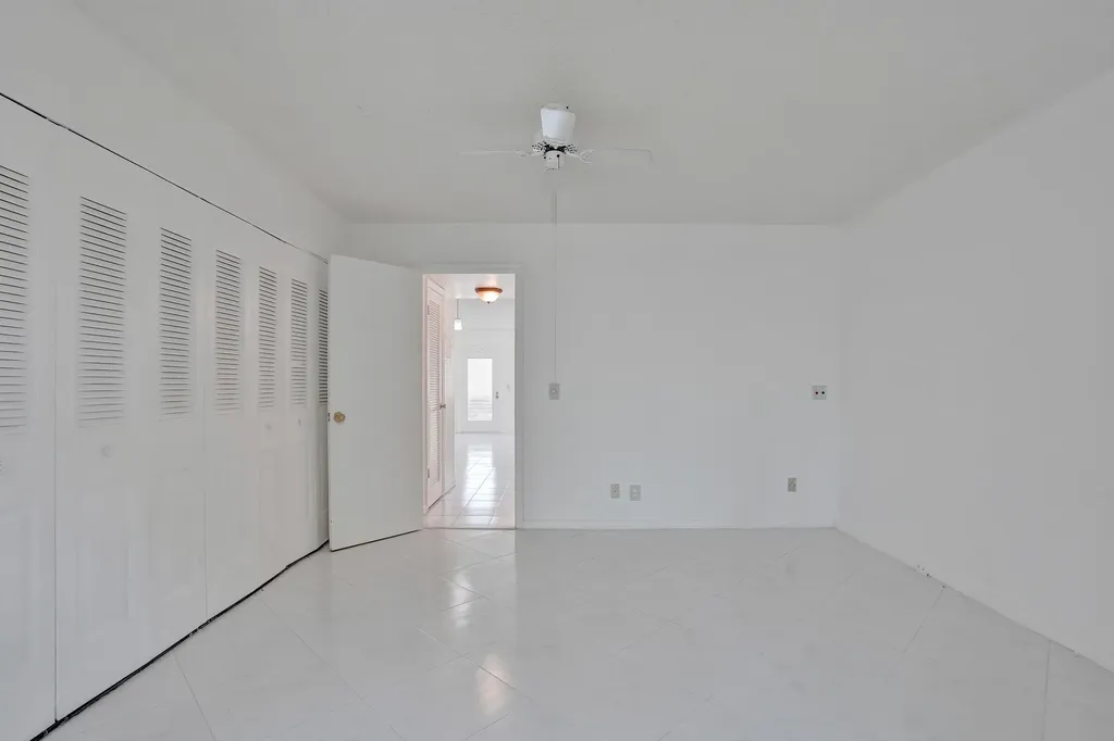 392 Durham Circle Deerfield Beach FL 33442