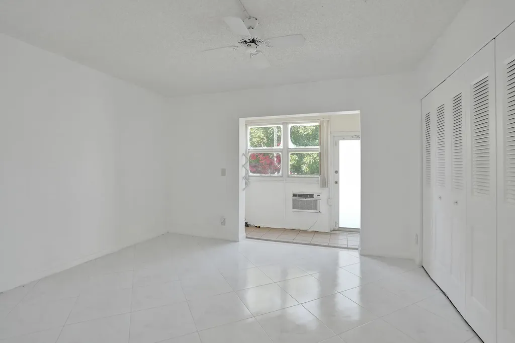 392 Durham Circle Deerfield Beach FL 33442