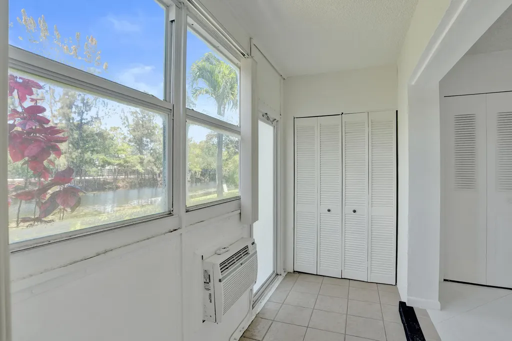 392 Durham Circle Deerfield Beach FL 33442