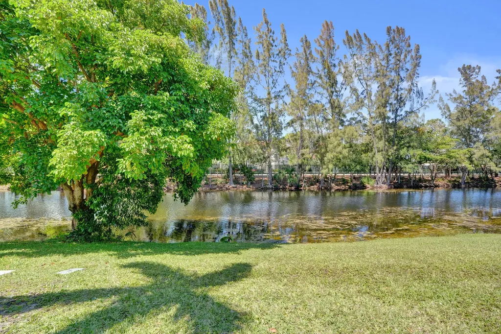 392 Durham Circle Deerfield Beach FL 33442