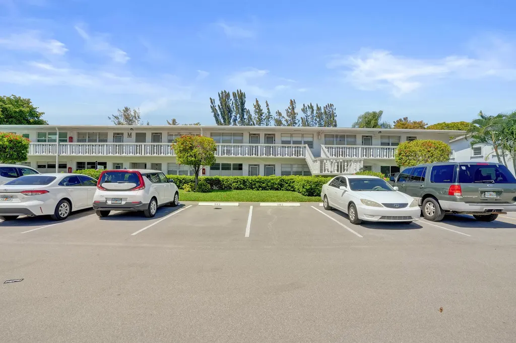 392 Durham Circle Deerfield Beach FL 33442