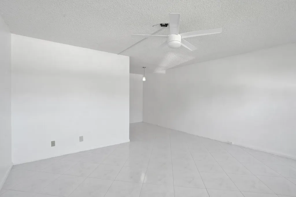 392 Durham Circle Deerfield Beach FL 33442