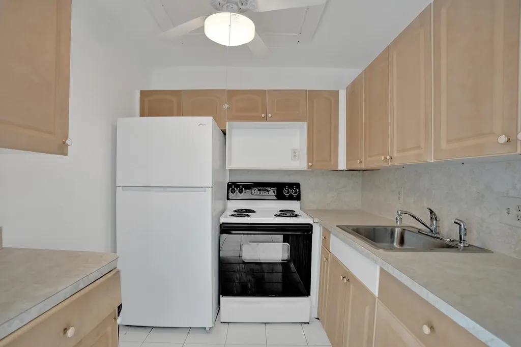 392 Durham Circle Deerfield Beach FL 33442
