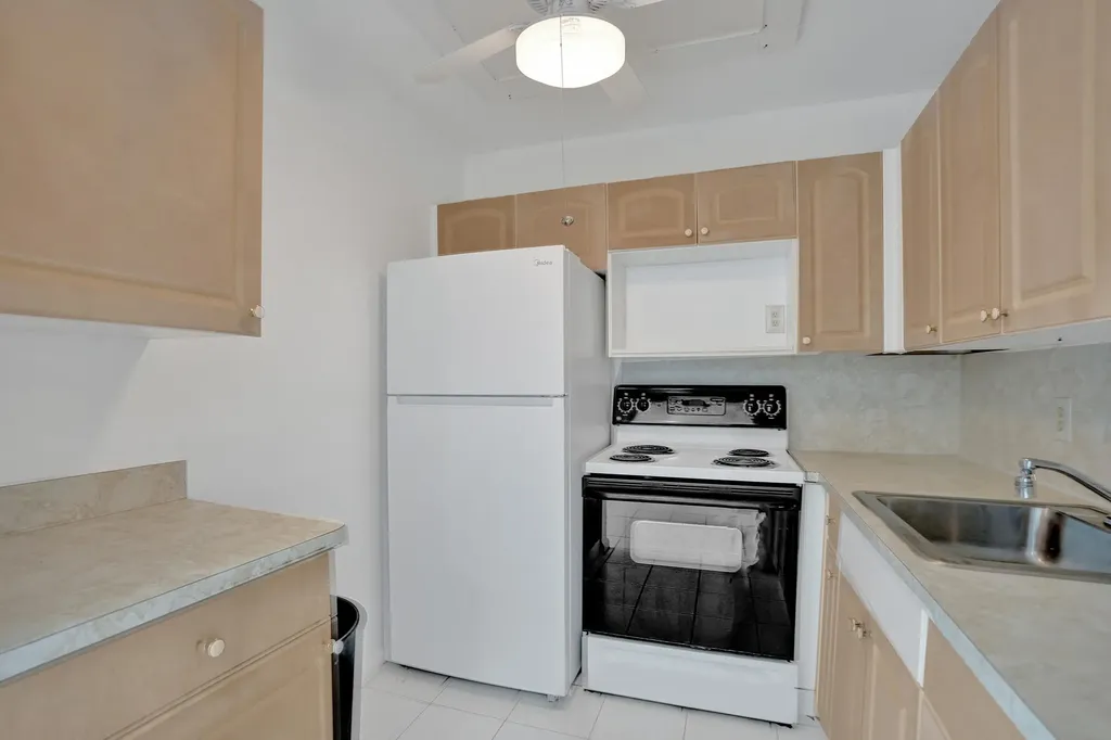 392 Durham Circle Deerfield Beach FL 33442