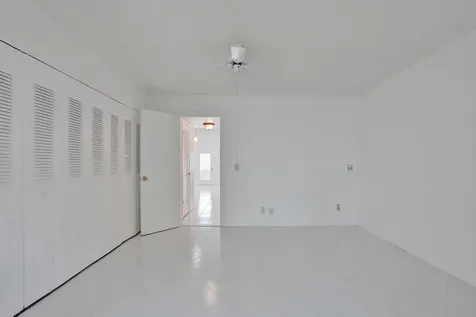 392 Durham Circle Deerfield Beach FL 33442