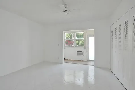 392 Durham Circle Deerfield Beach FL 33442