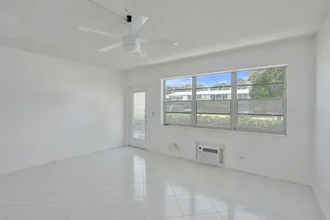392 Durham Circle Deerfield Beach FL 33442