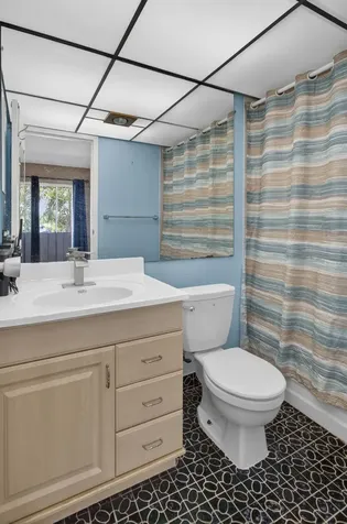 82 Flanders B Delray Beach FL 33484