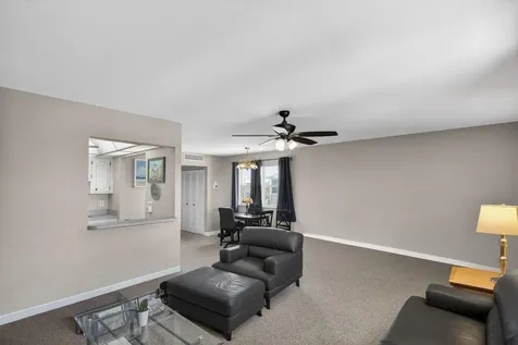 82 Flanders B Delray Beach FL 33484