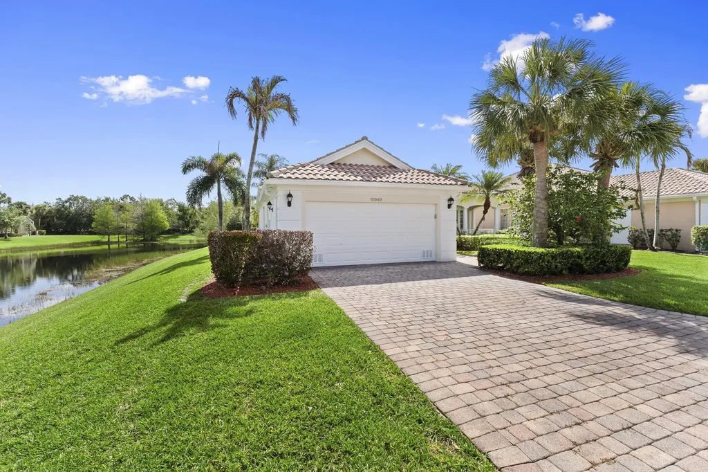 10949 SW Blue Mesa Way Port St Lucie FL 34987