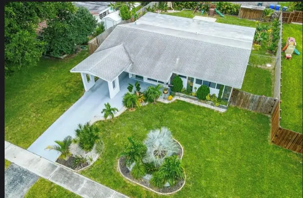 1905 N 45th Avenue Hollywood FL 33021